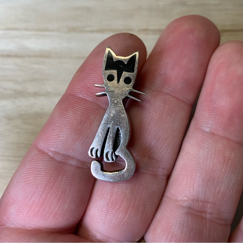Vintage Taxco sterling enamel modern cat pin